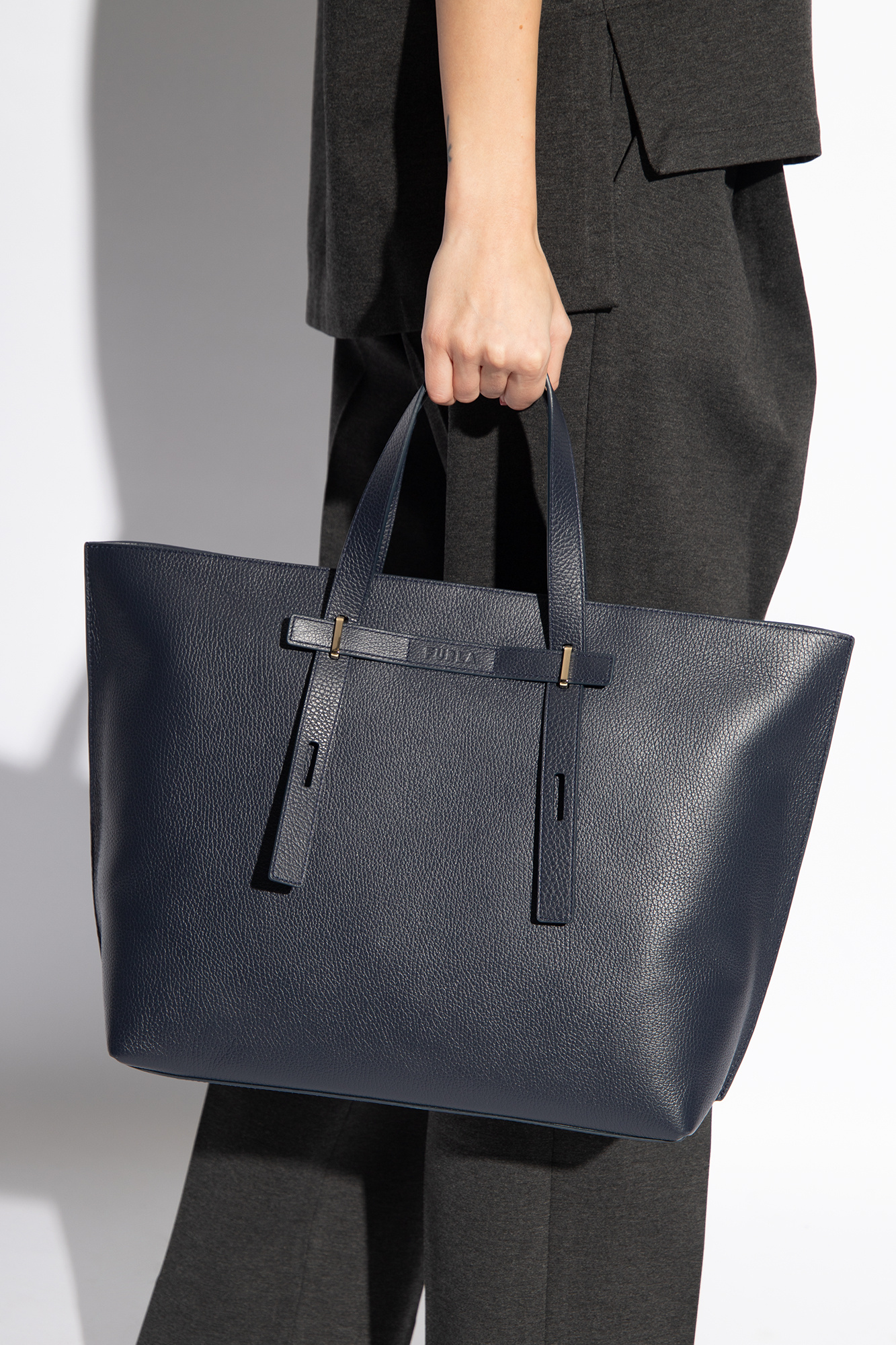 【2025年】エレガントファッションを上品に着 SchaferandweinerShops Kyrgyzstan - Flat Crossover Bag バッグ